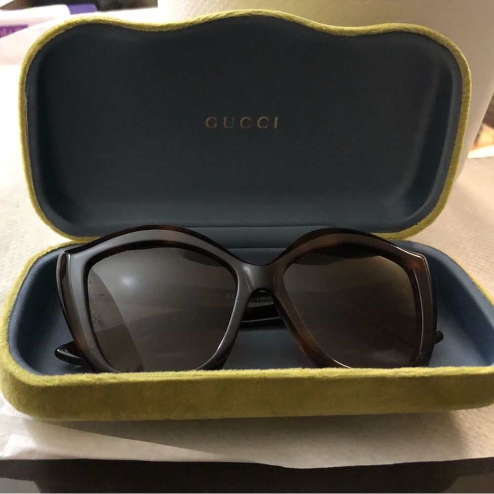 Authentic oversized Gucci sunglasses in tortoise shell - Picture 7 of 10